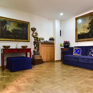 Elite , Roma Italia